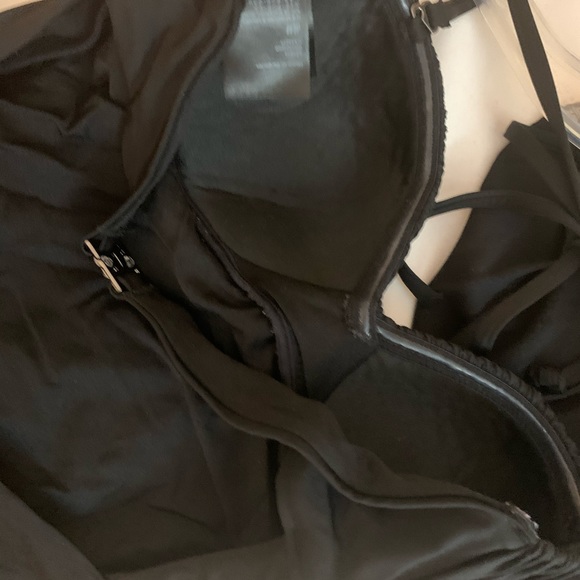 H&M Black One Piece Swimsuit With Ruched Top - Picture 8 of 10